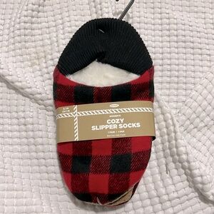 NIP- Old Navy- S/M & L/XL. cozy grip slippers